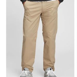Men's Gap Relaxed Khaki Pants new in packaging with tags